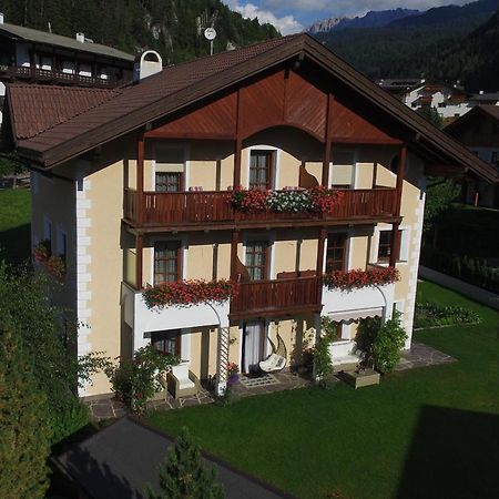 Apartments Vaiolet Santa Cristina Val Gardena Bagian luar foto